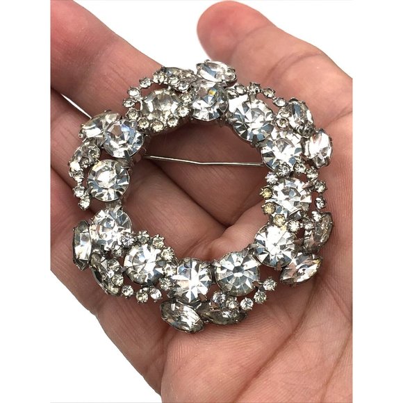 Vintage WEISS Brooch Silvertone Rhodium Rhinestones Wreath Brooch - Picture 9 of 11